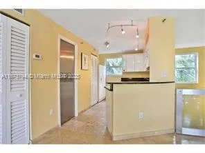 1005 8th St, #PH-2