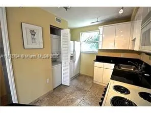 1005 8th St, #PH-2
