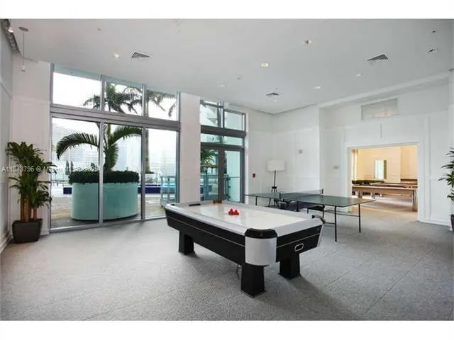 90 SW 3rd St, #1809