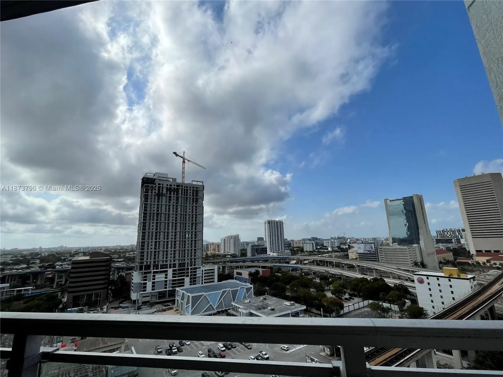 90 SW 3rd St, #1809