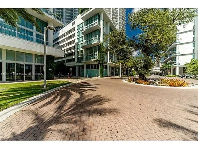 90 SW 3rd St, #1809