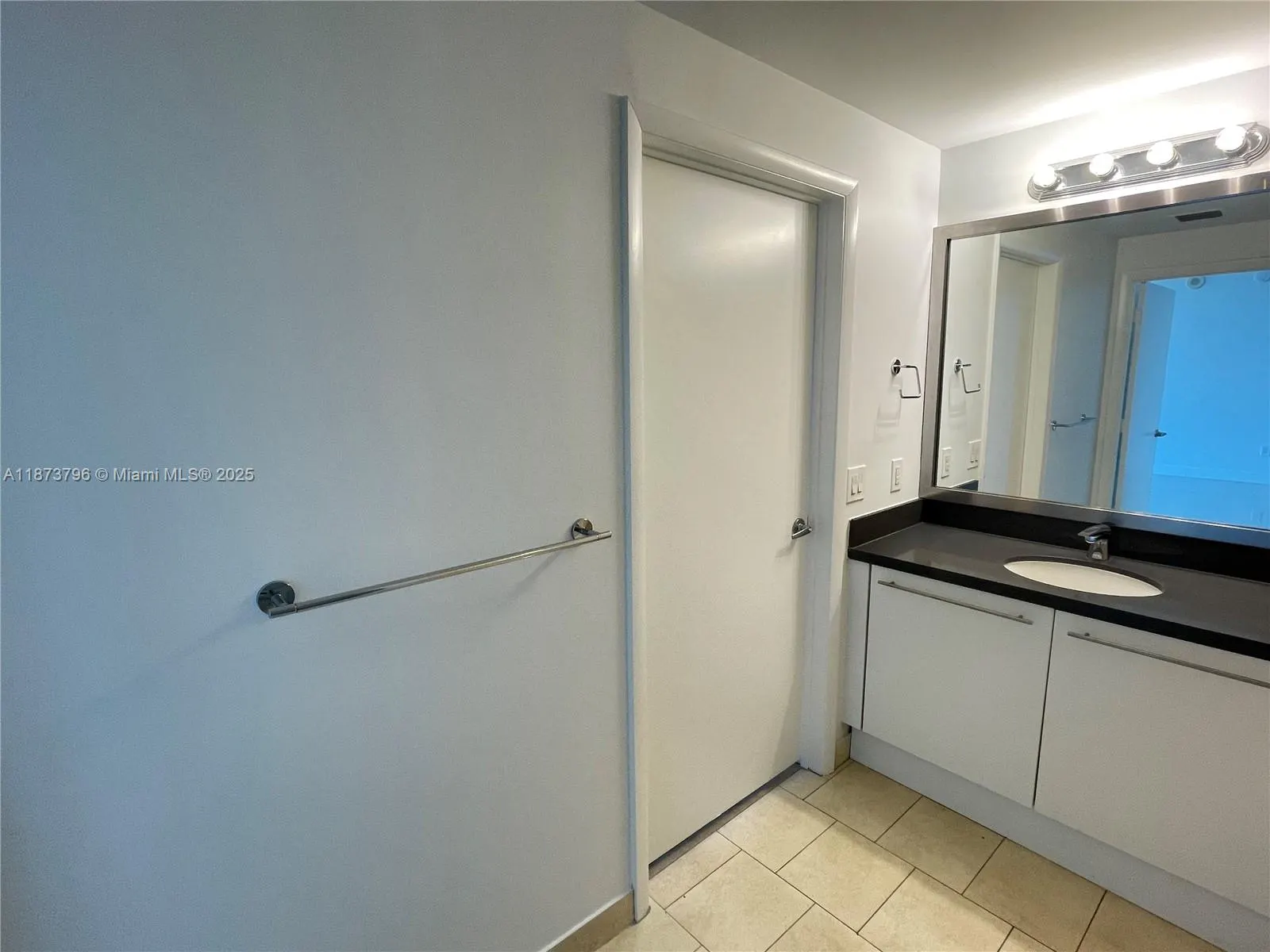 90 SW 3rd St, #1809
