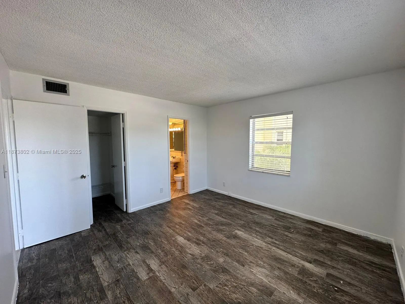 900 NE 18th Ave, #207