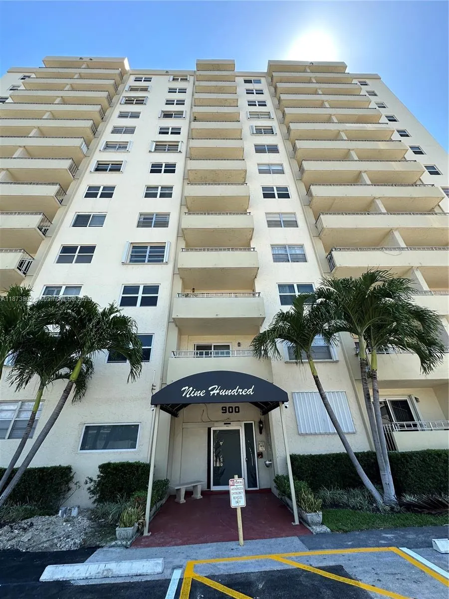 900 NE 18th Ave, #207