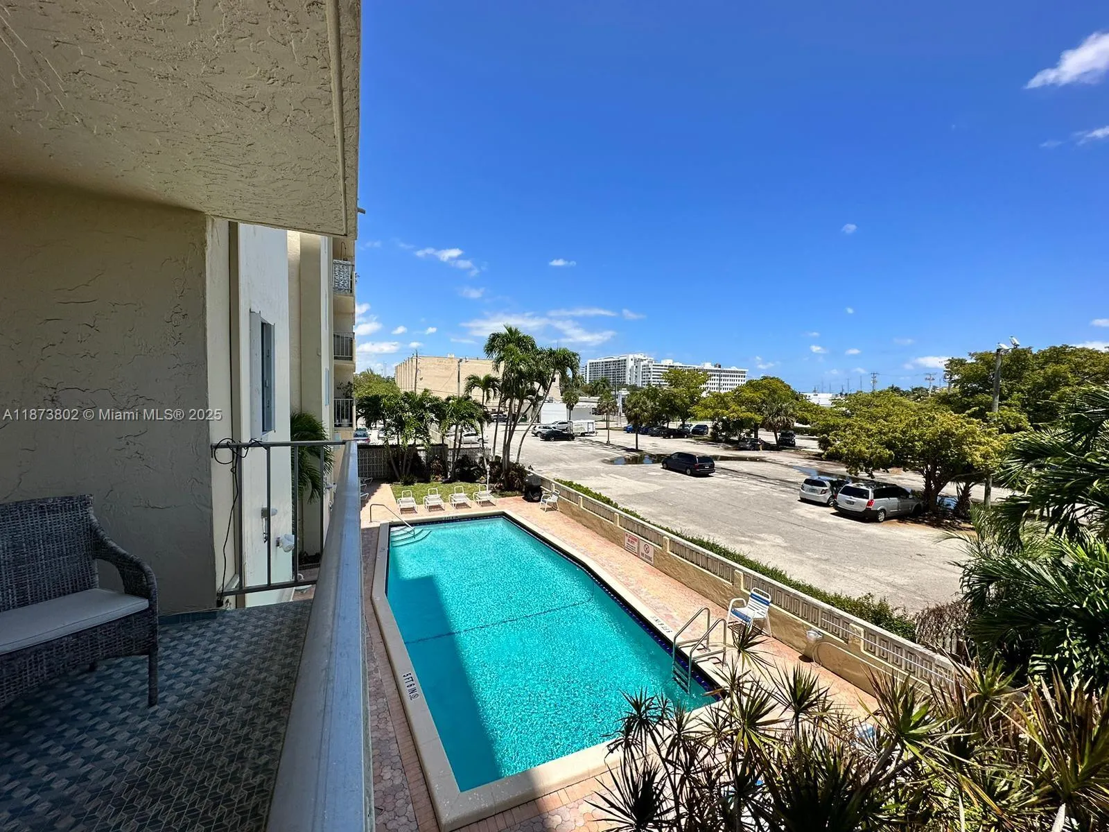 900 NE 18th Ave, #207
