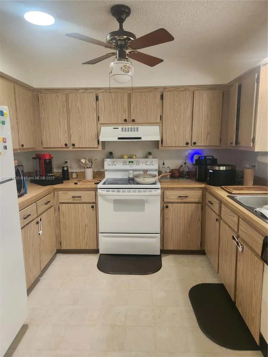 3012 Parkwood Rd.