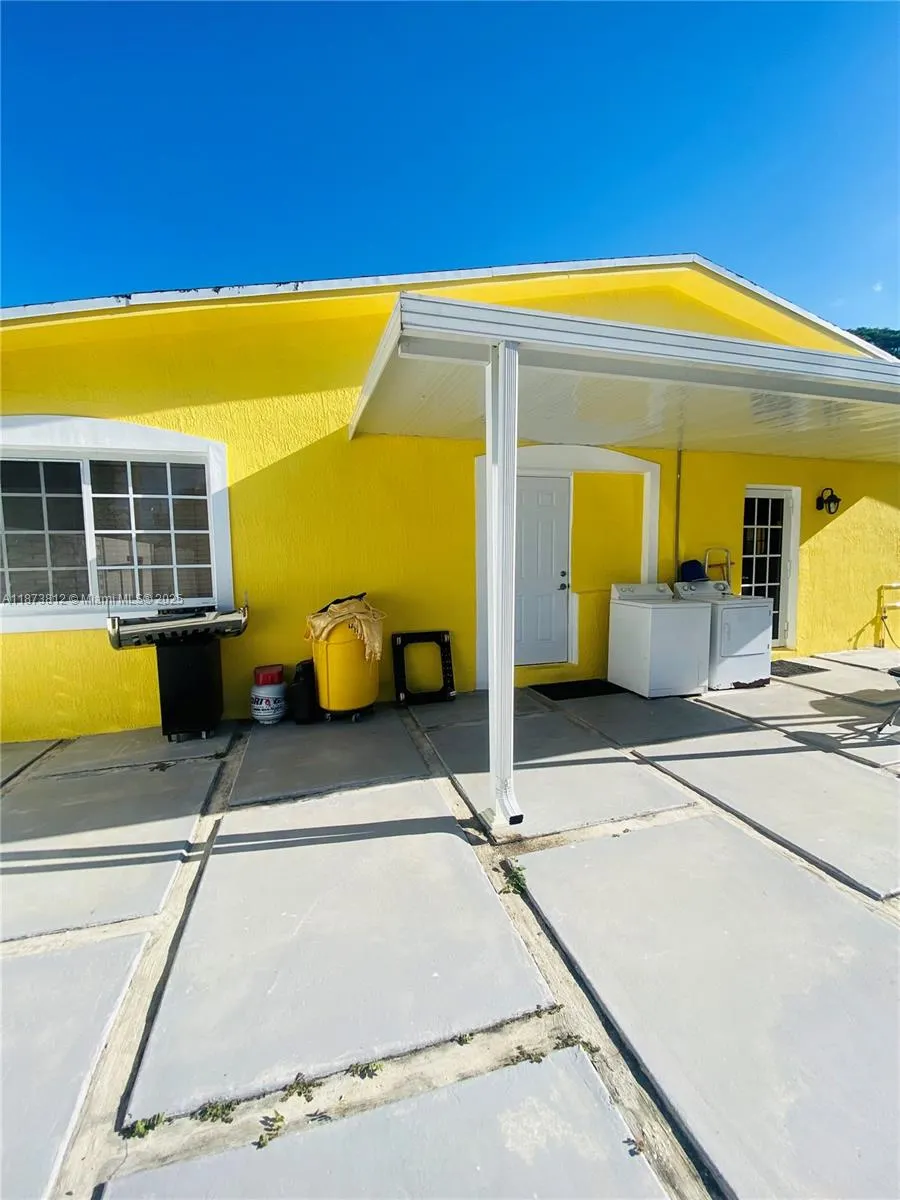 10440 NW 28th Ct