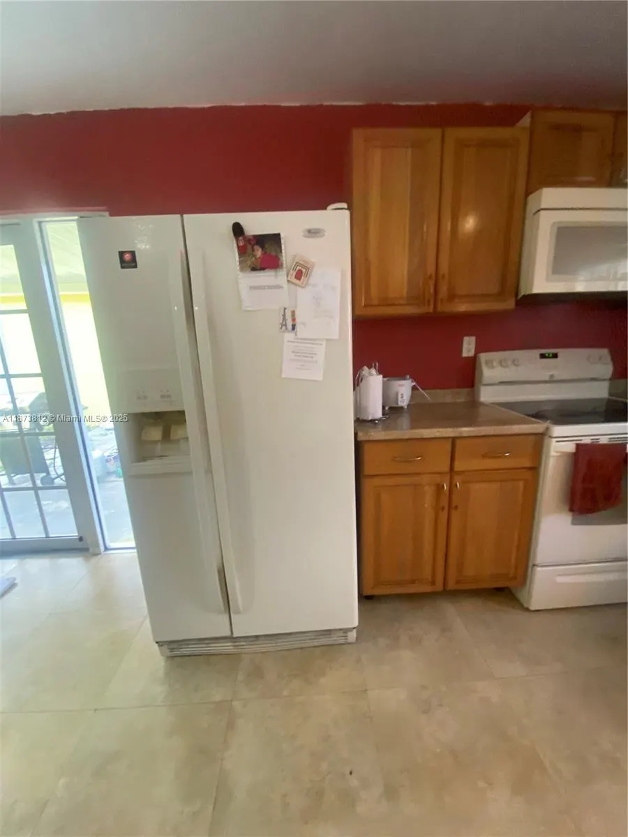 10440 NW 28th Ct