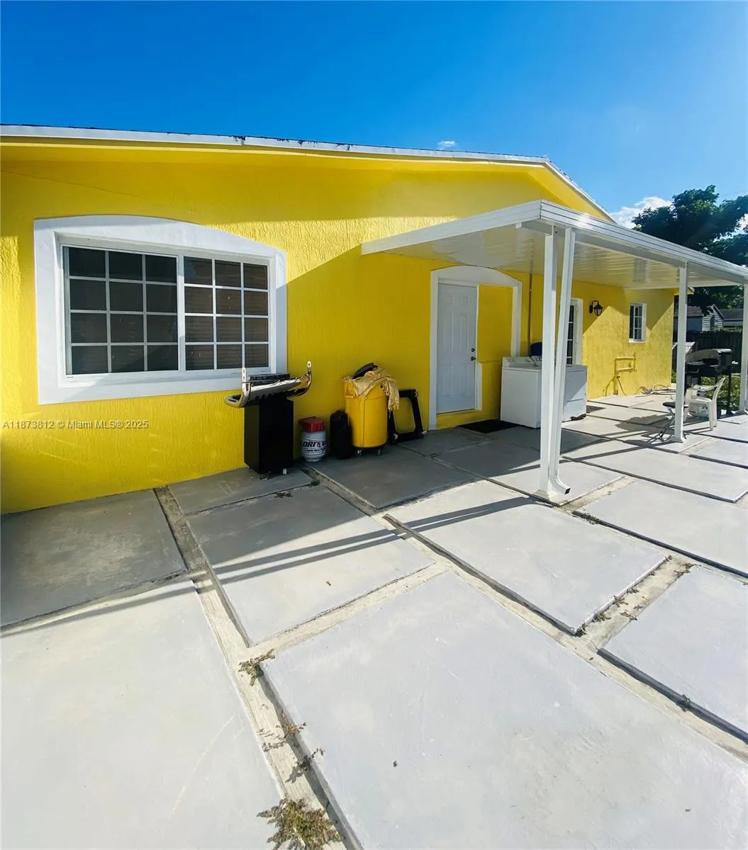 10440 NW 28th Ct