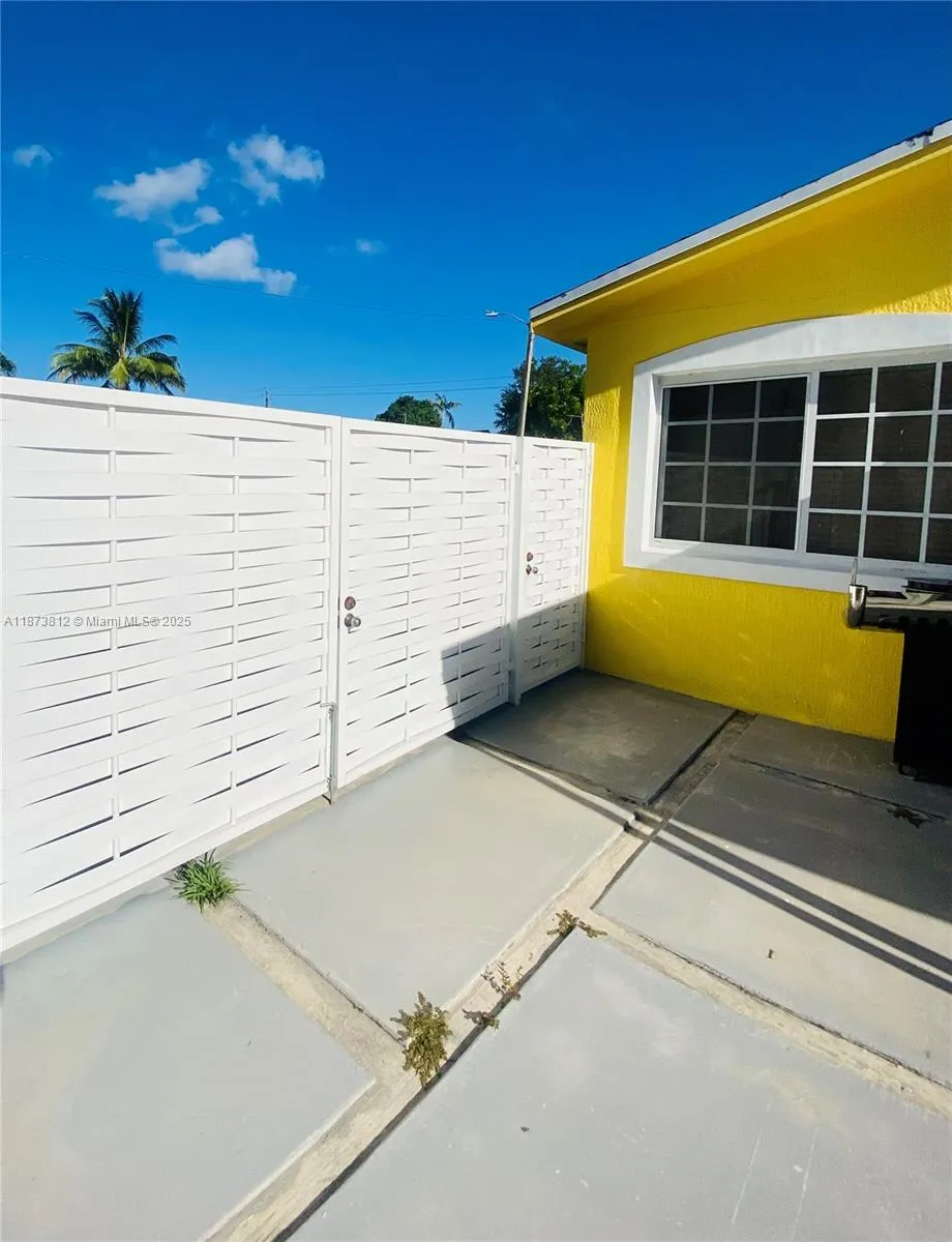 10440 NW 28th Ct