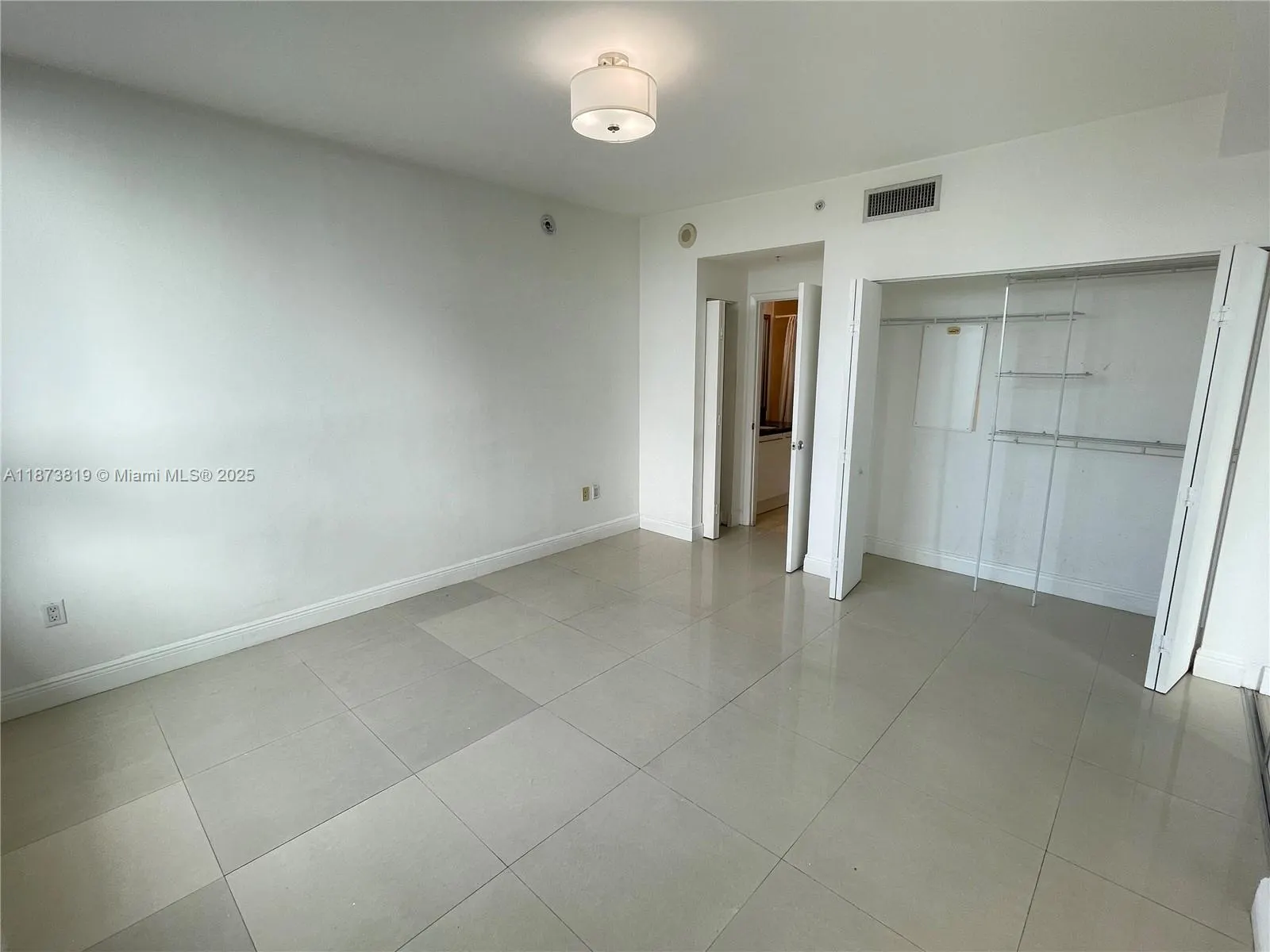 90 SW 3rd St, #1809