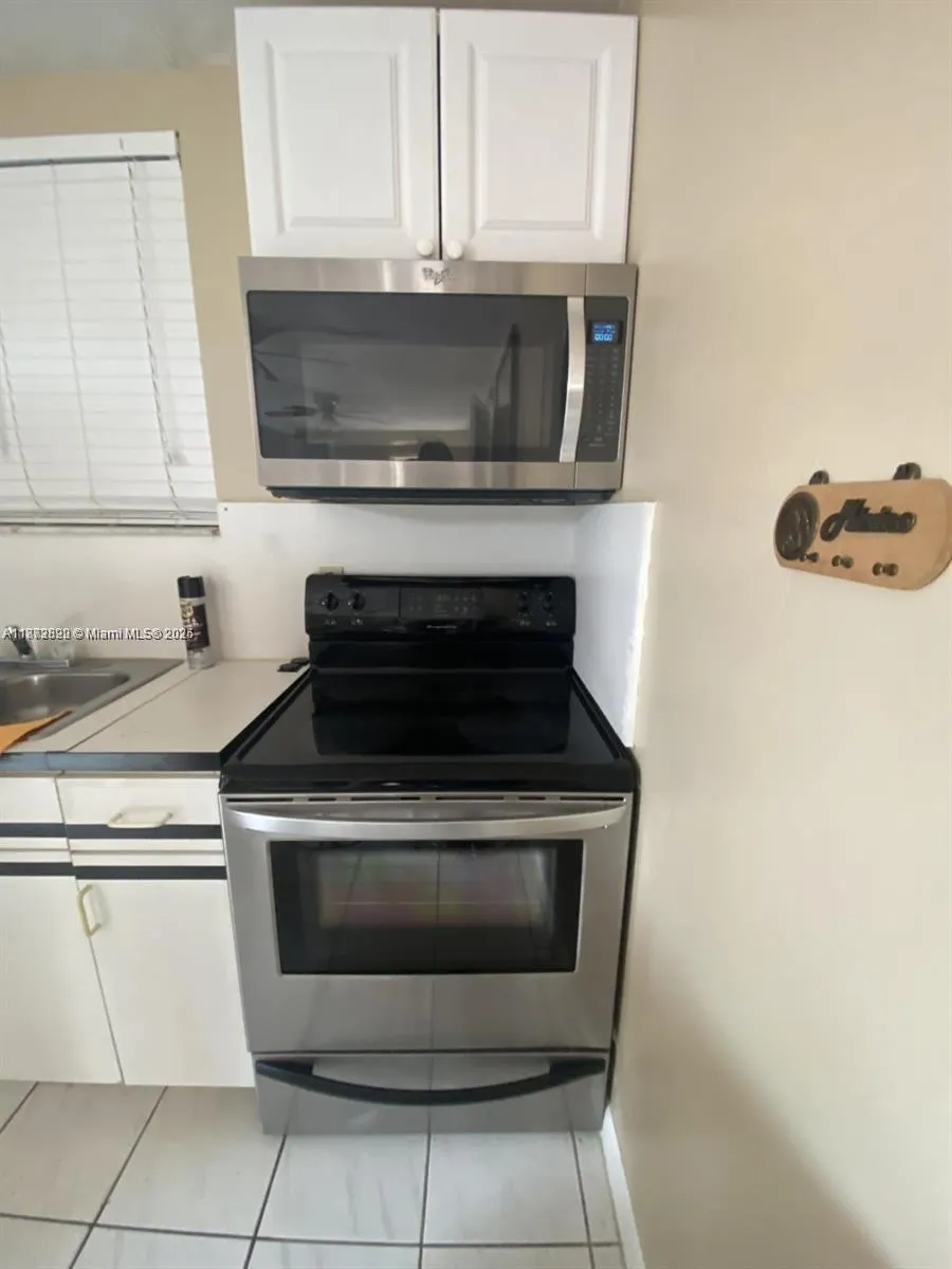 2761 SW 31st Ct, #1
