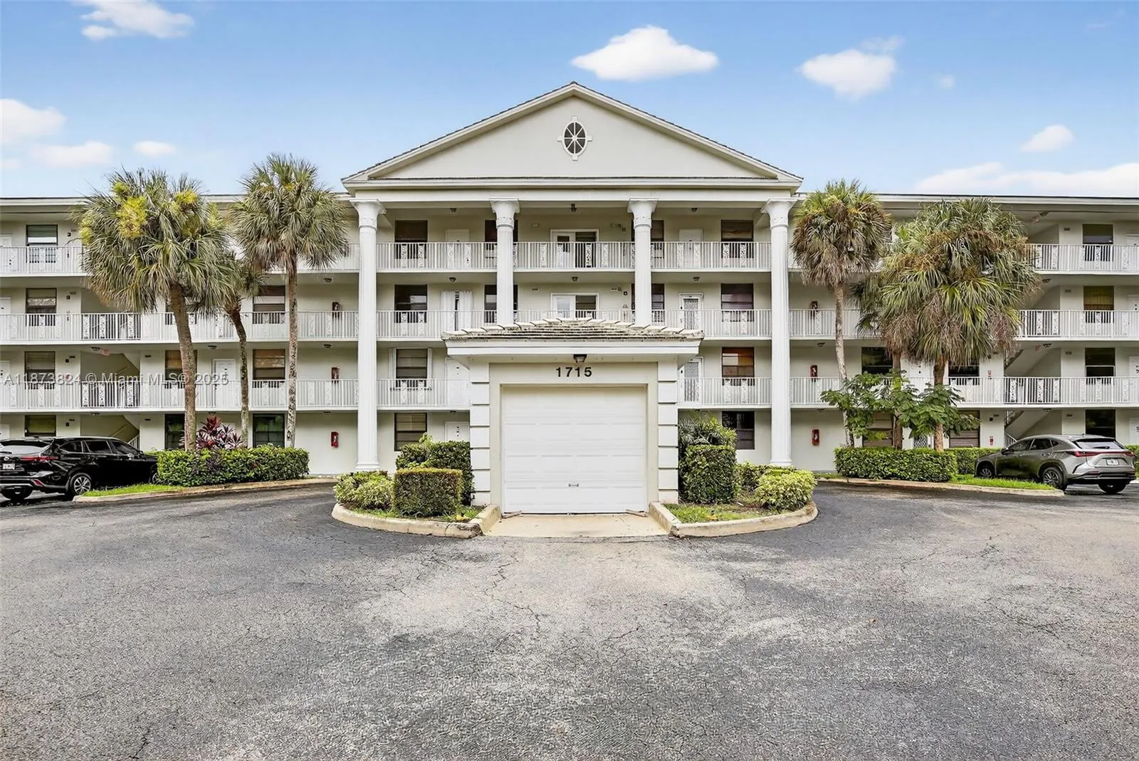 1715 Whitehall Dr, #206