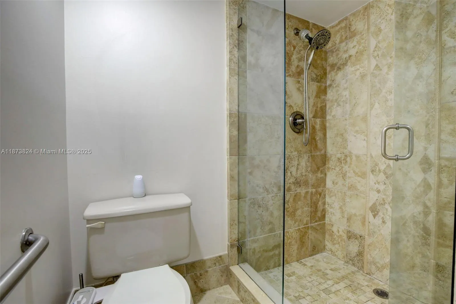 1715 Whitehall Dr, #206