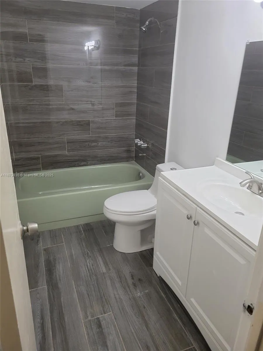 1024 SE 4th Ave, #403