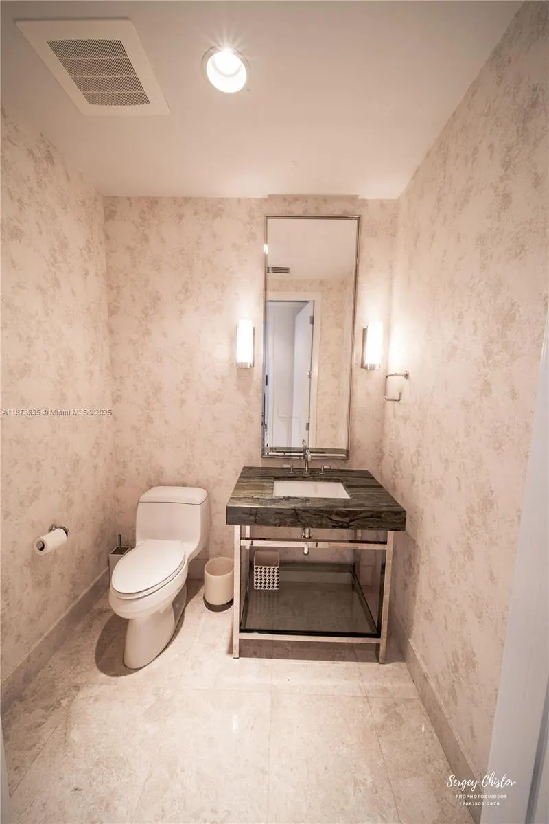 9705 Collins Ave, #1404N