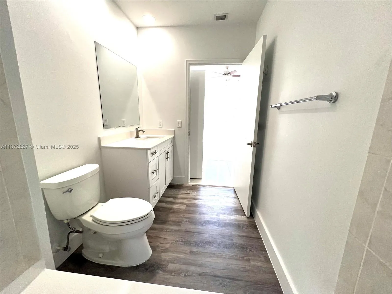 2775 NE 187th St, #PH24