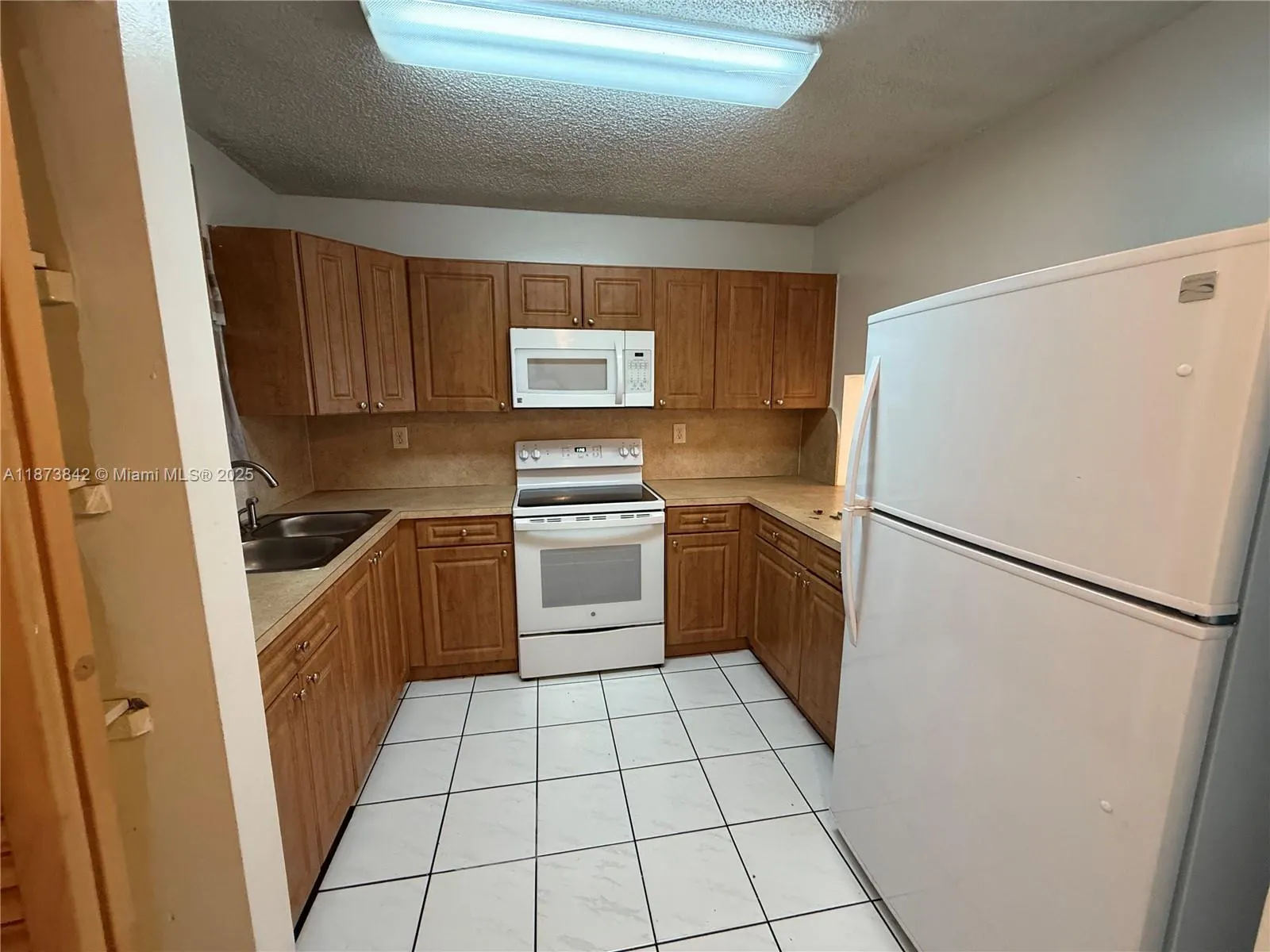 2690 W 76th St, #102