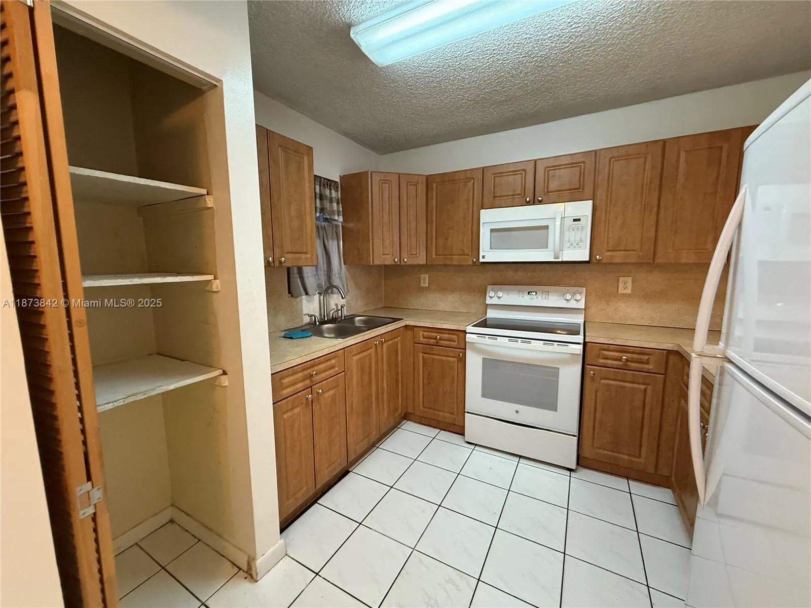 2690 W 76th St, #102