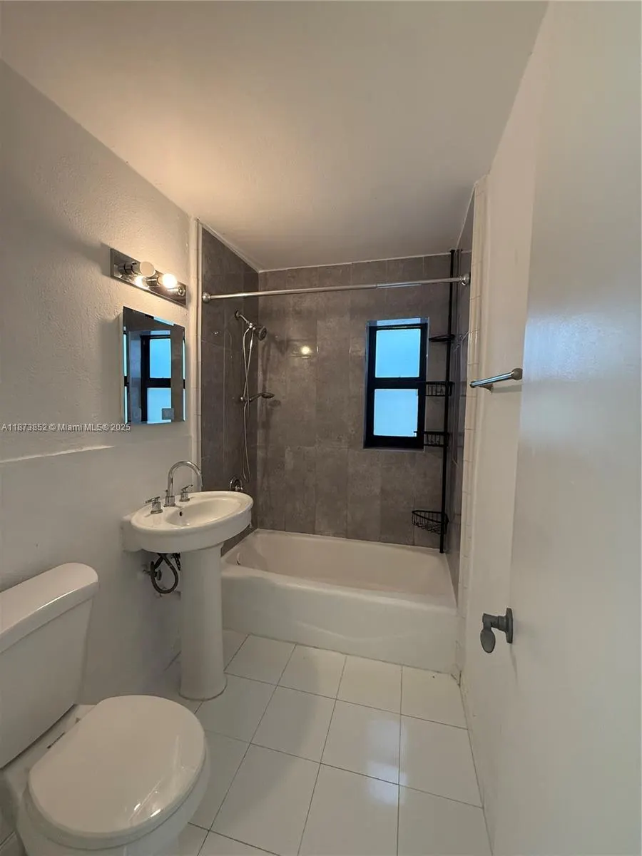1503 NE 128th St, #1+2