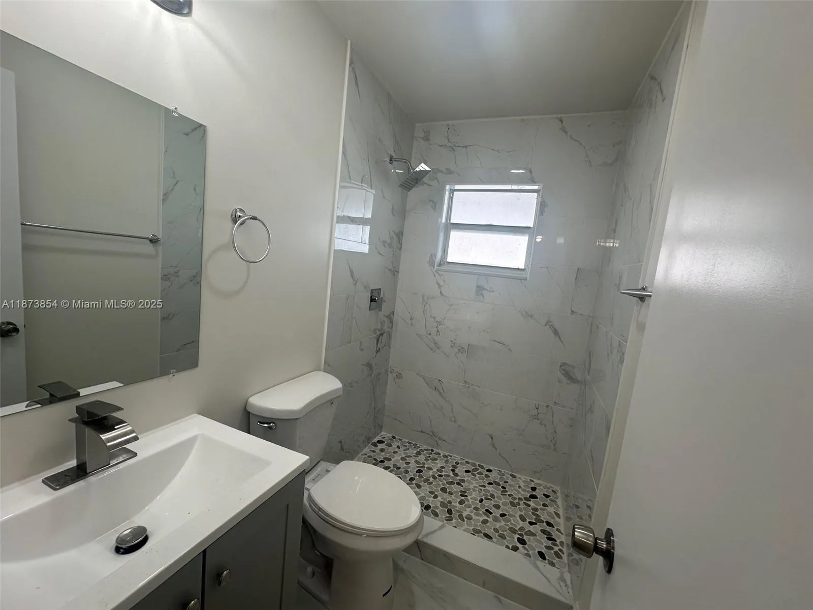 2775 Taft St, #302