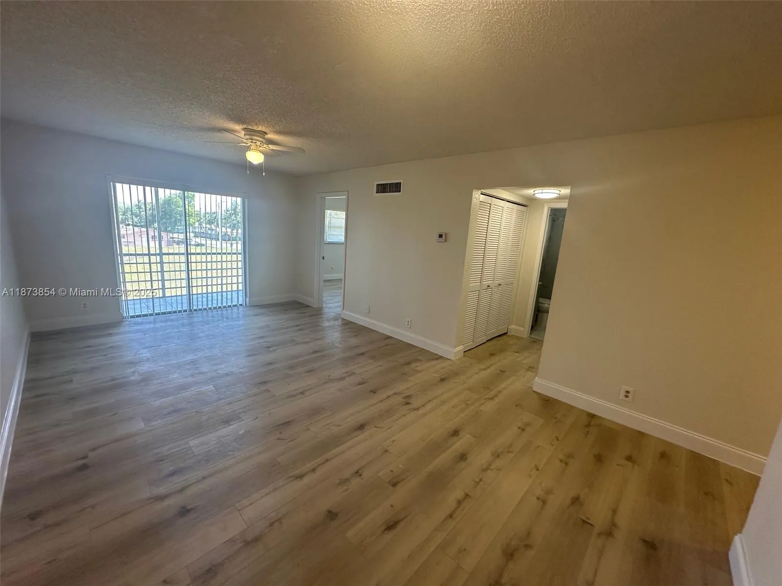 2775 Taft St, #302