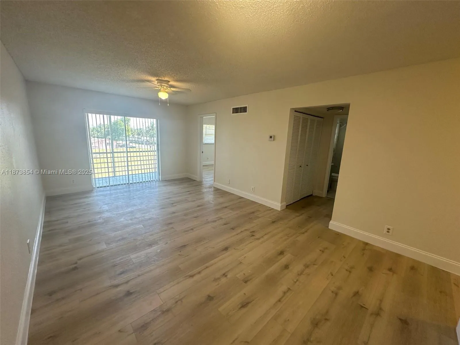 2775 Taft St, #302