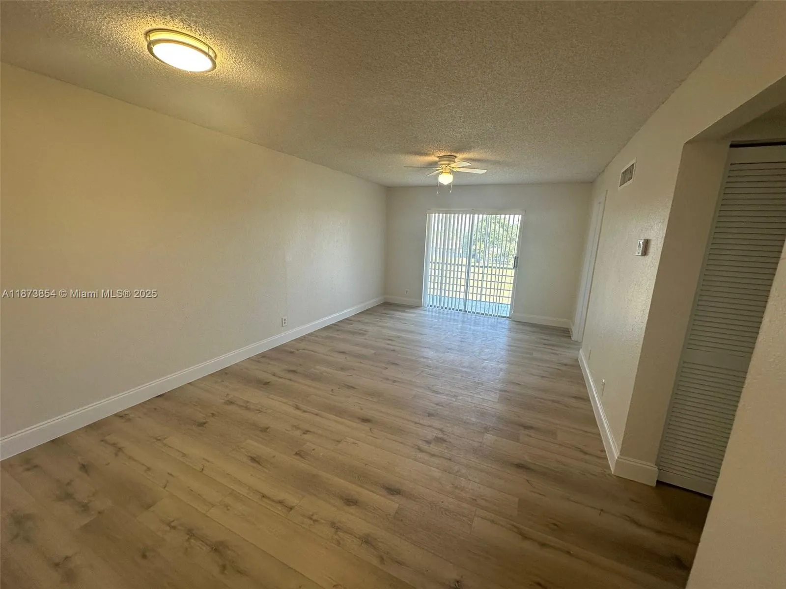 2775 Taft St, #302