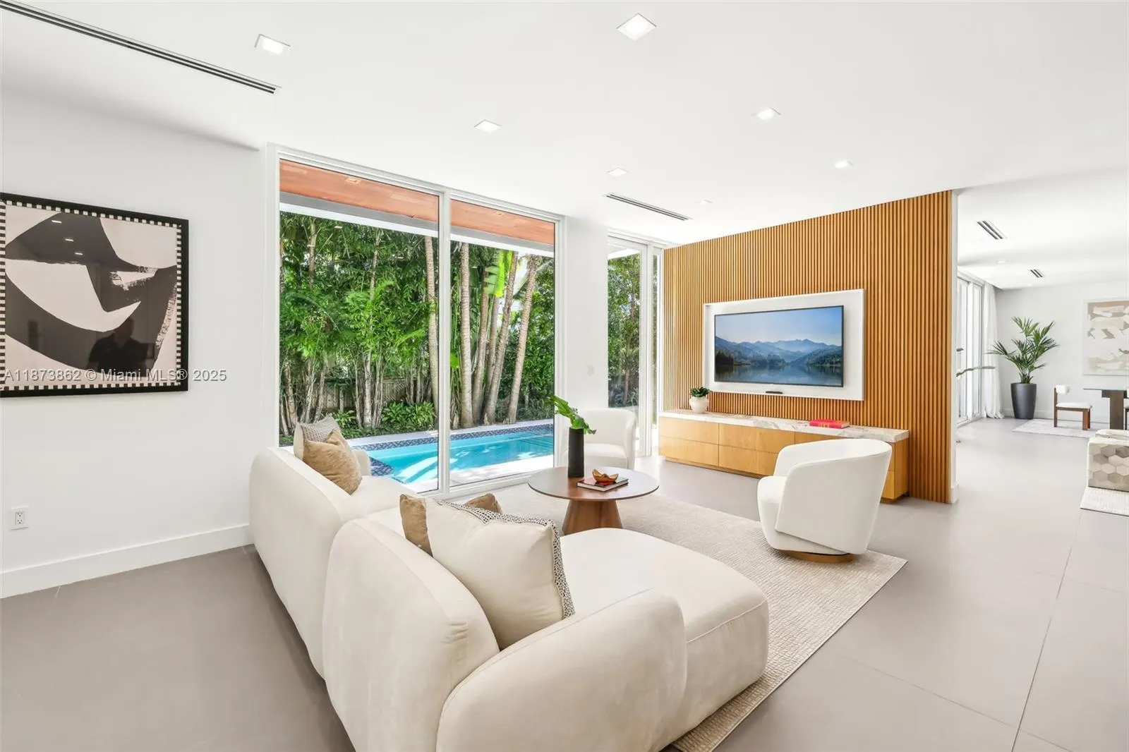 425 Harbor Dr