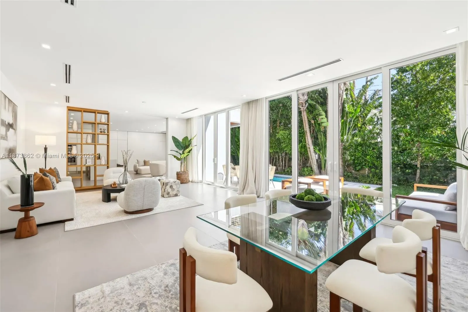425 Harbor Dr