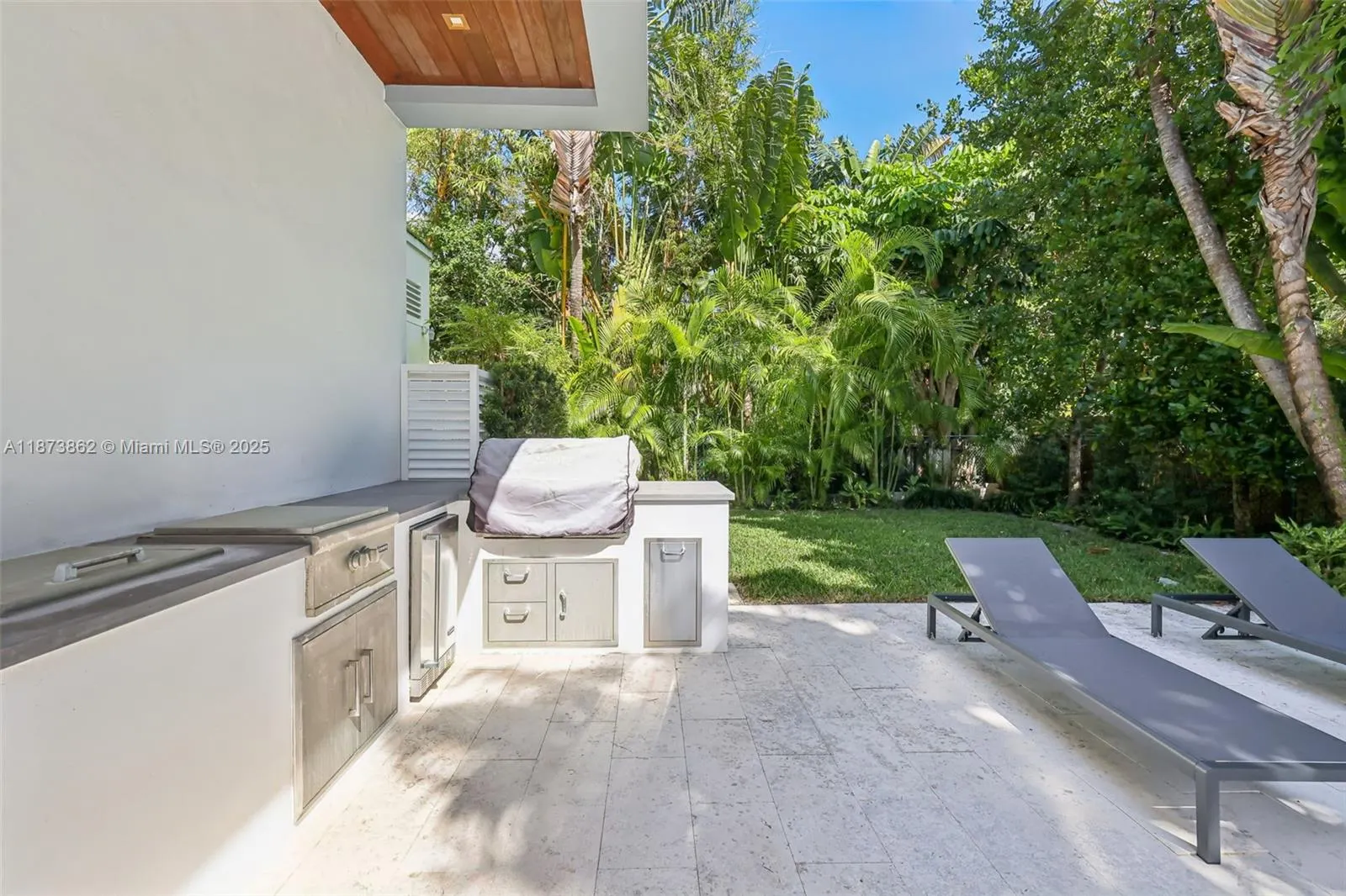 425 Harbor Dr
