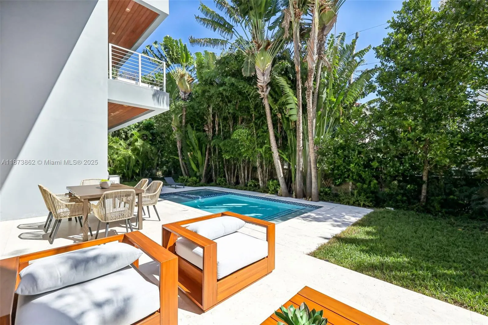 425 Harbor Dr