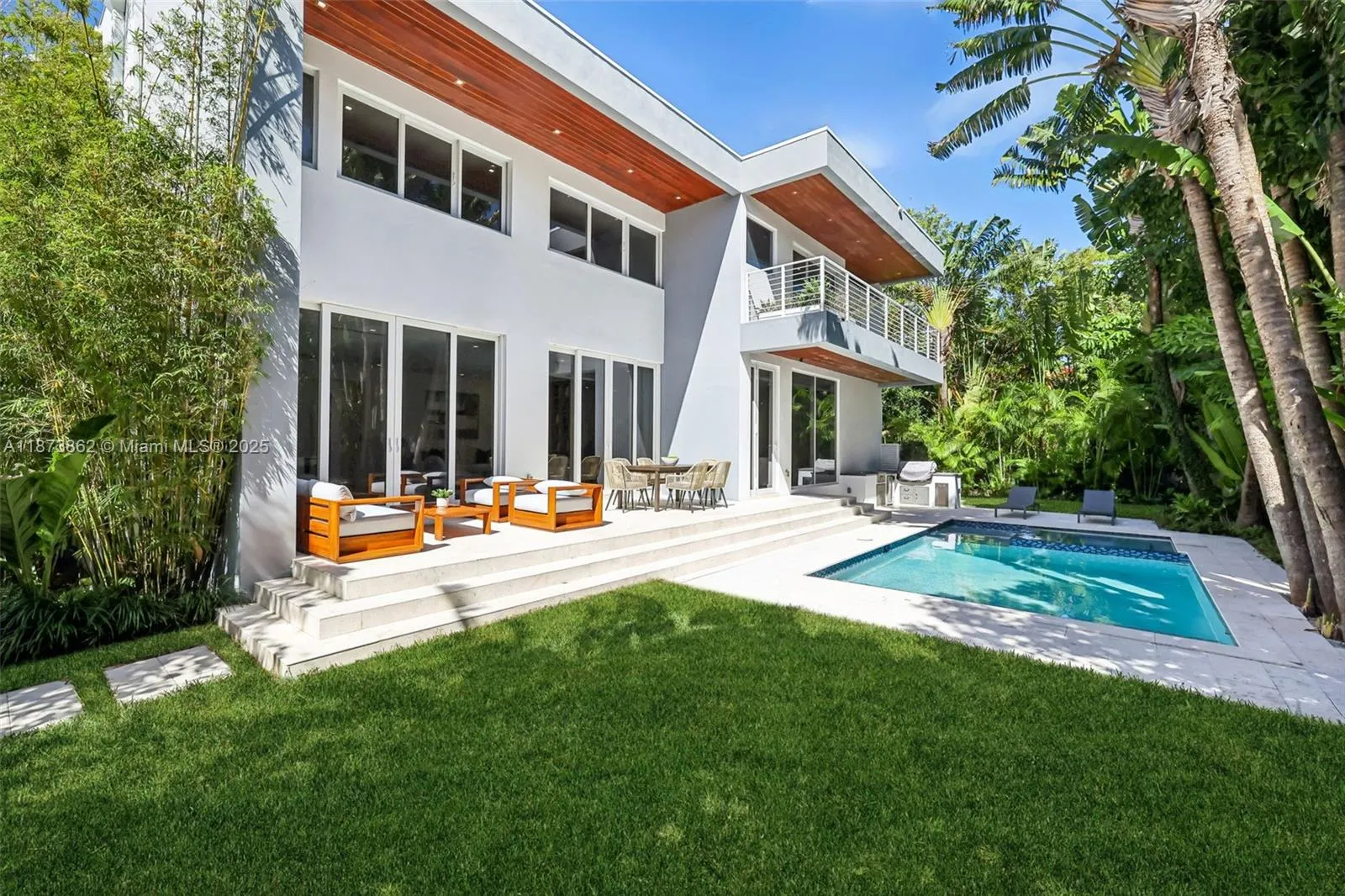 425 Harbor Dr