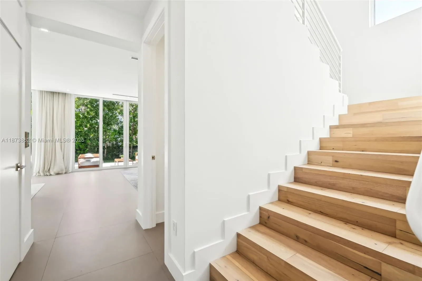 425 Harbor Dr