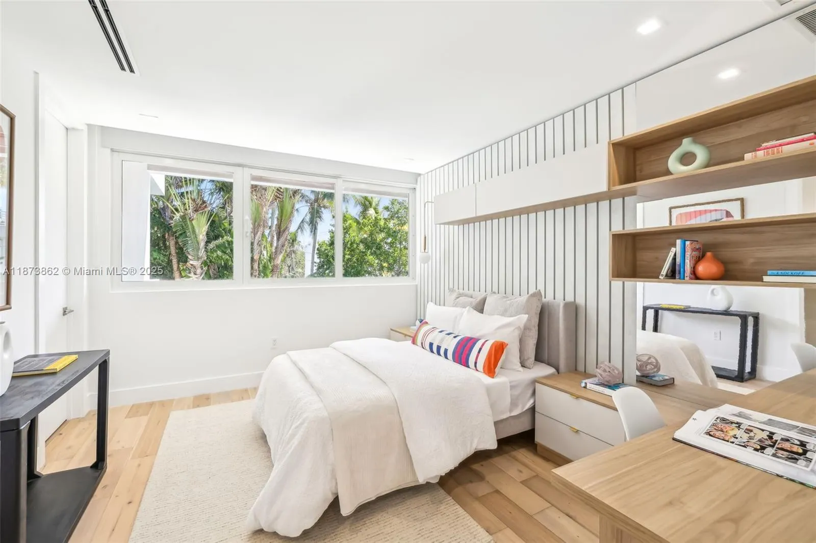 425 Harbor Dr