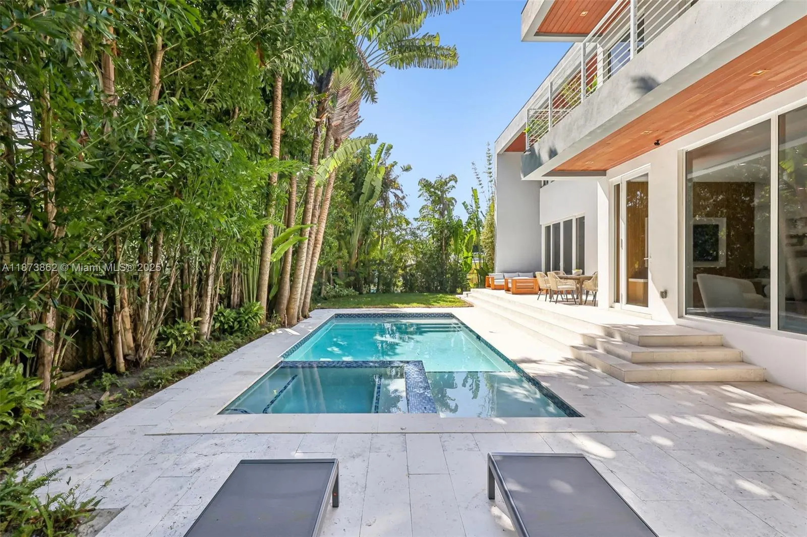 425 Harbor Dr