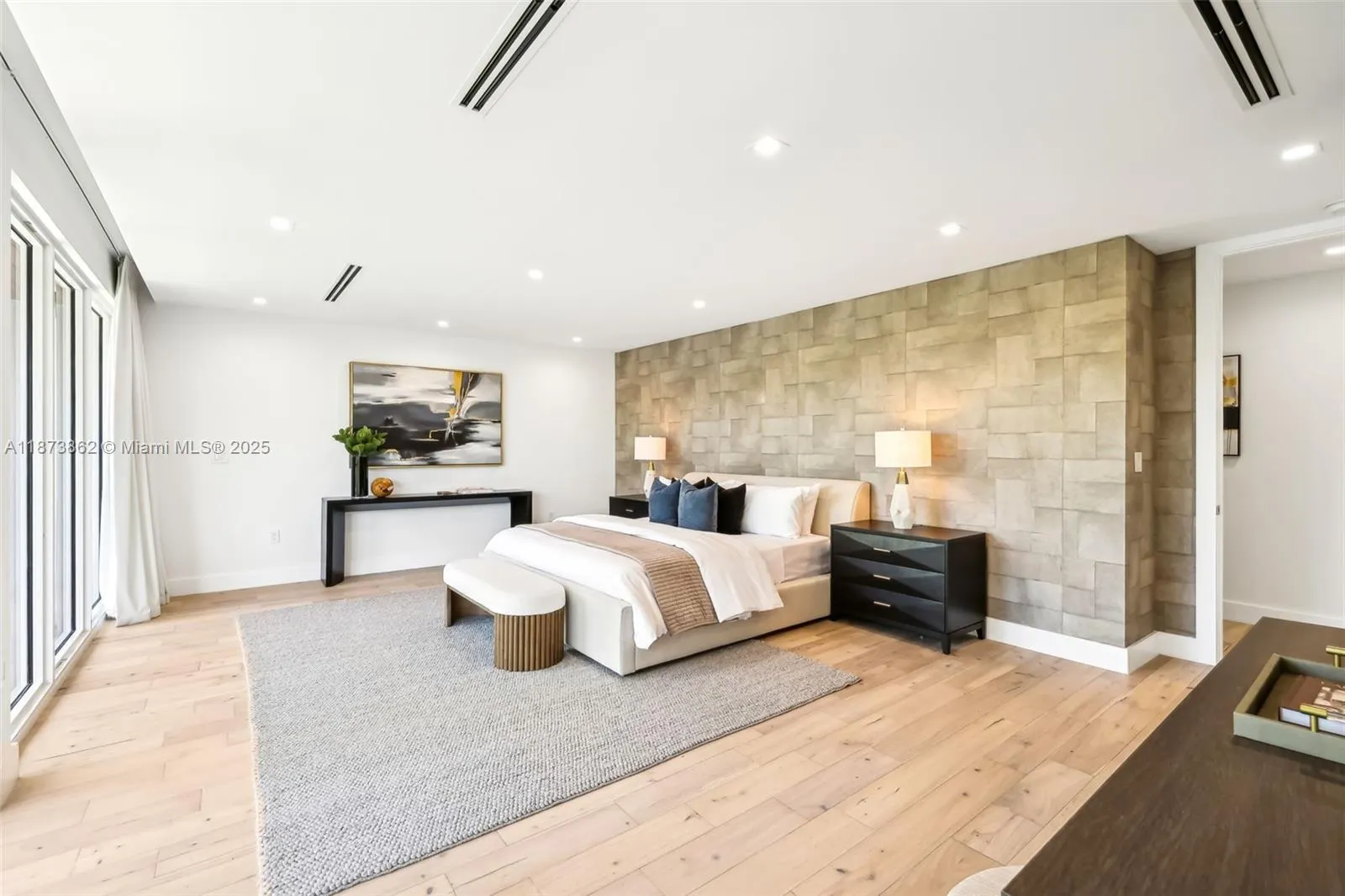 425 Harbor Dr