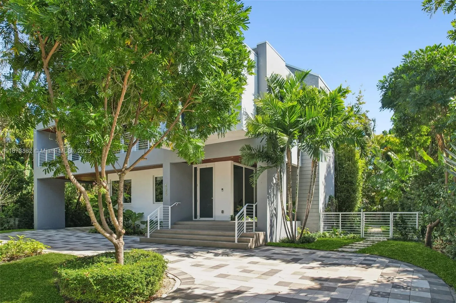 425 Harbor Dr