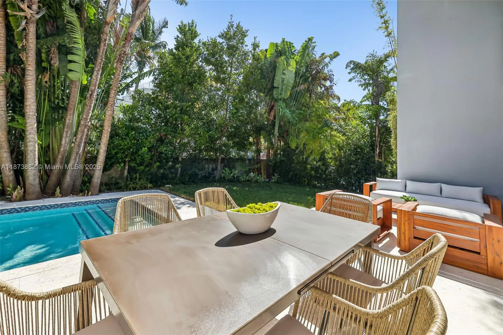 425 Harbor Dr