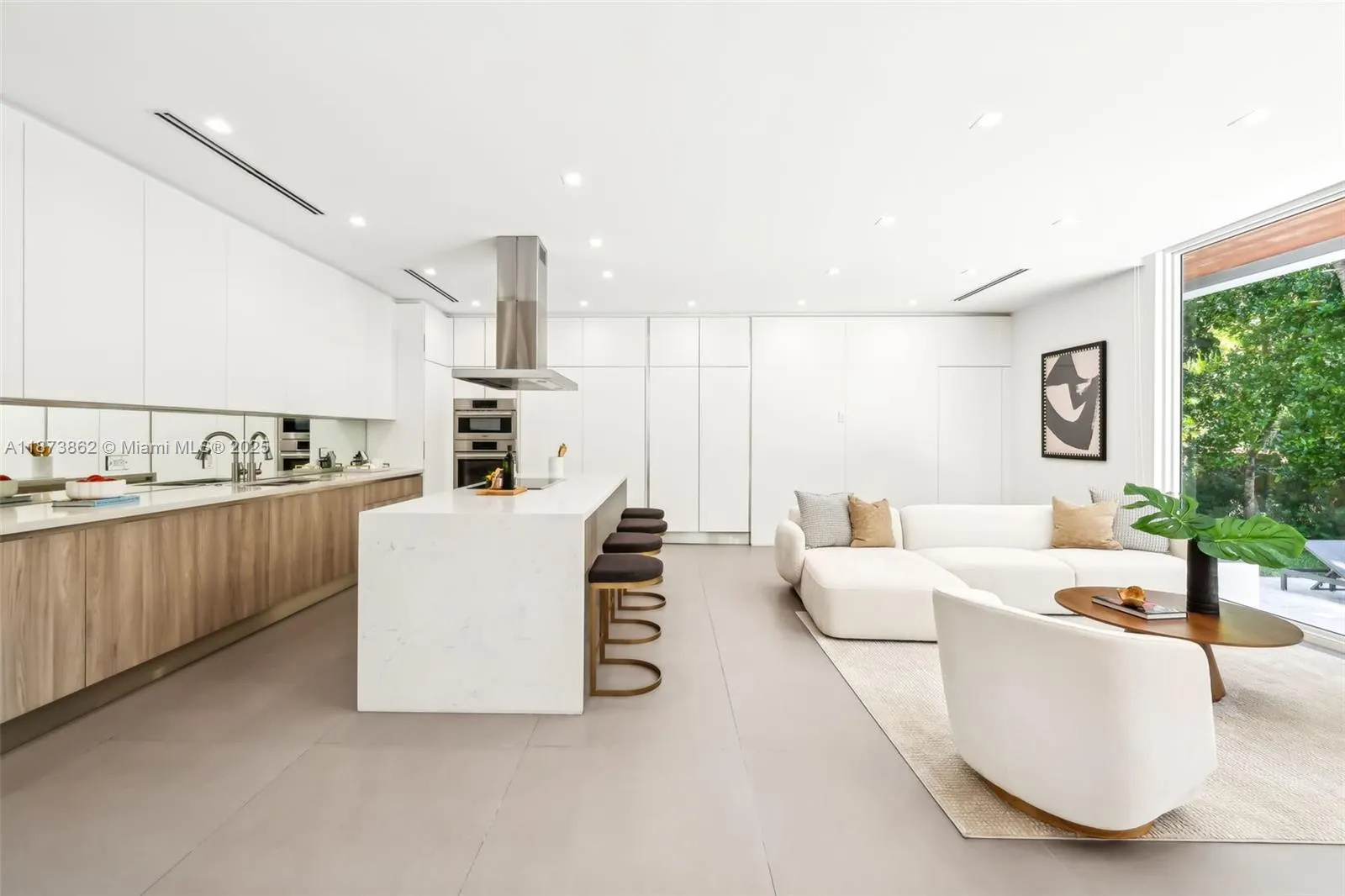 425 Harbor Dr