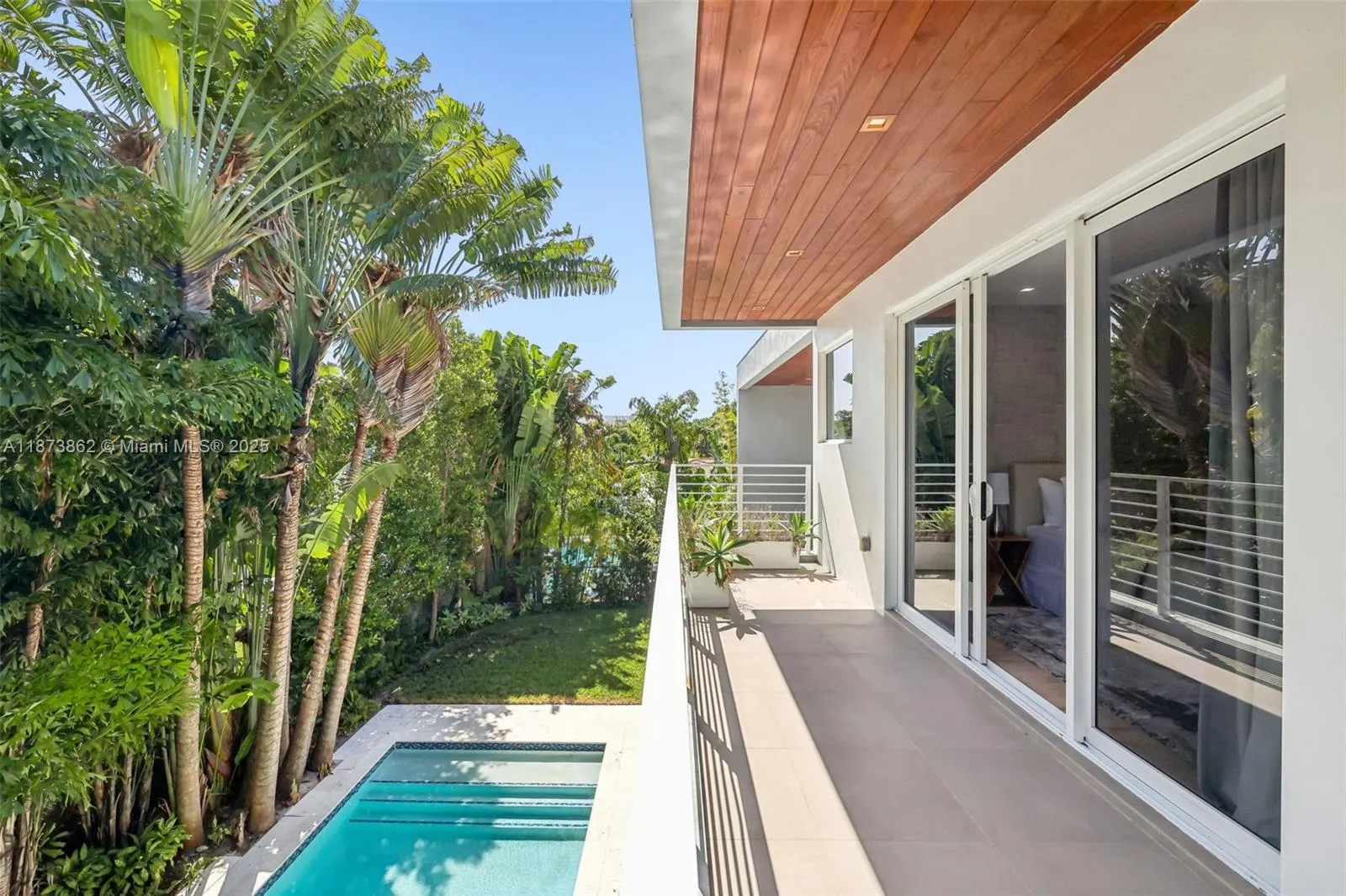 425 Harbor Dr