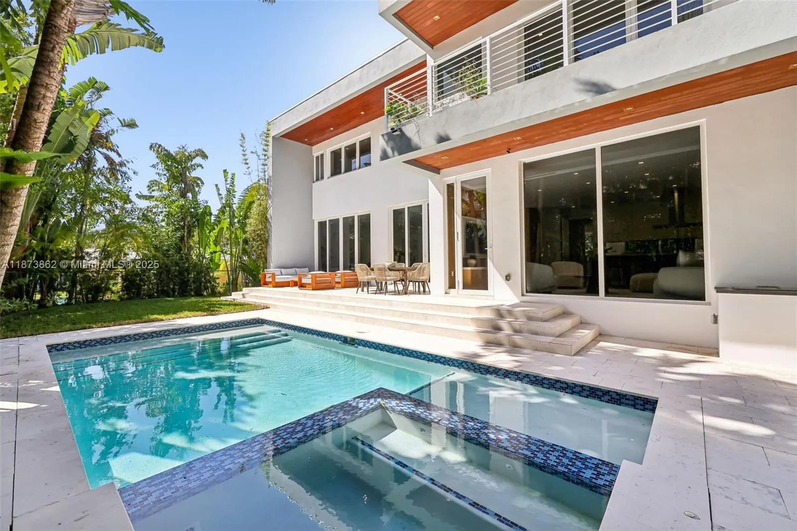 425 Harbor Dr