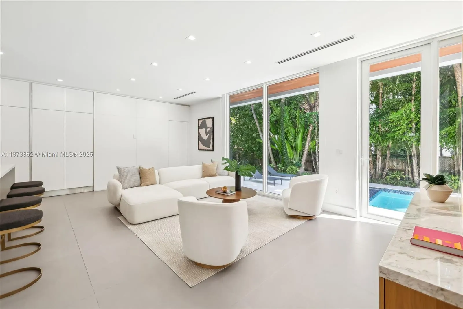 425 Harbor Dr