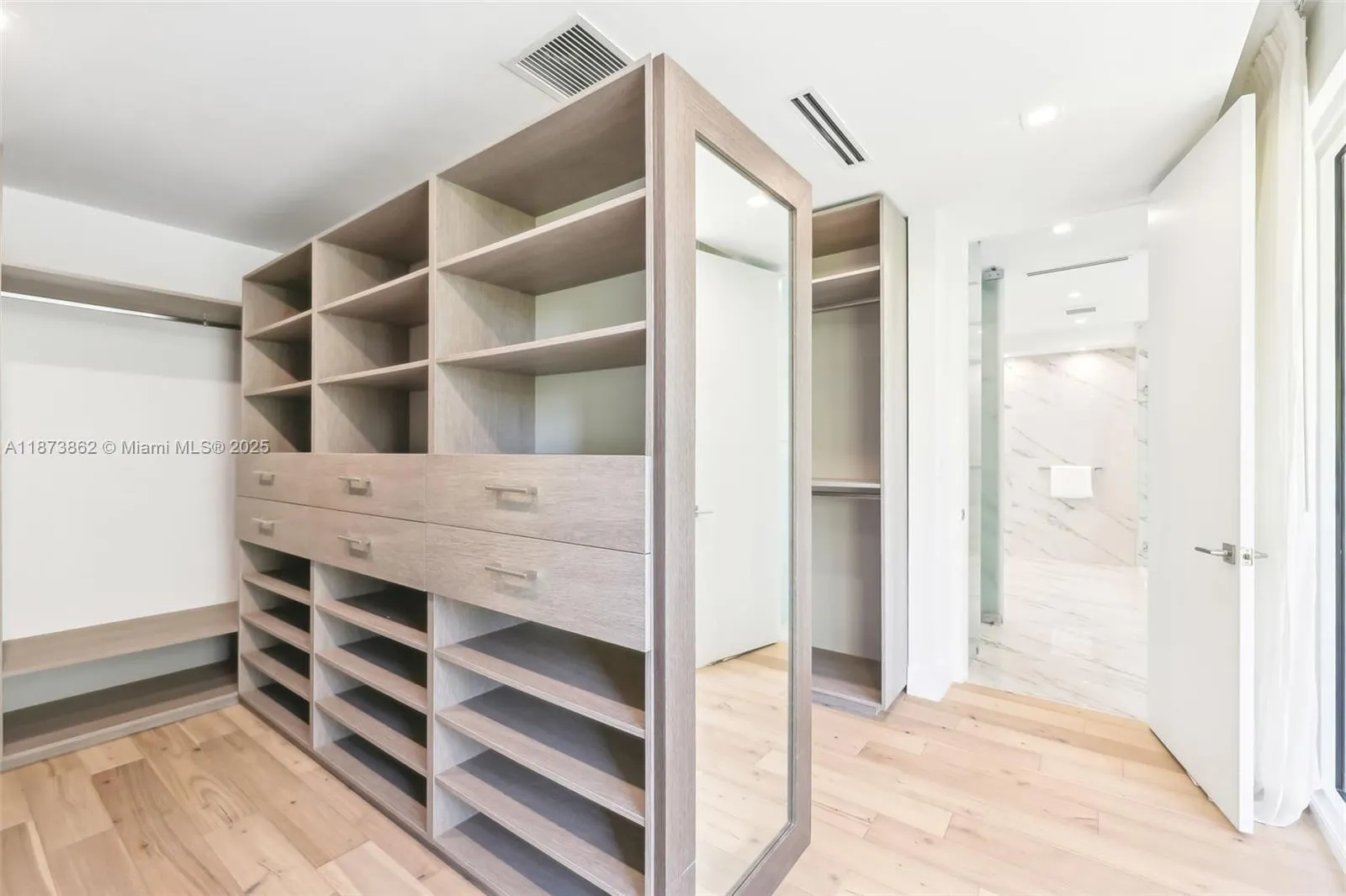 425 Harbor Dr