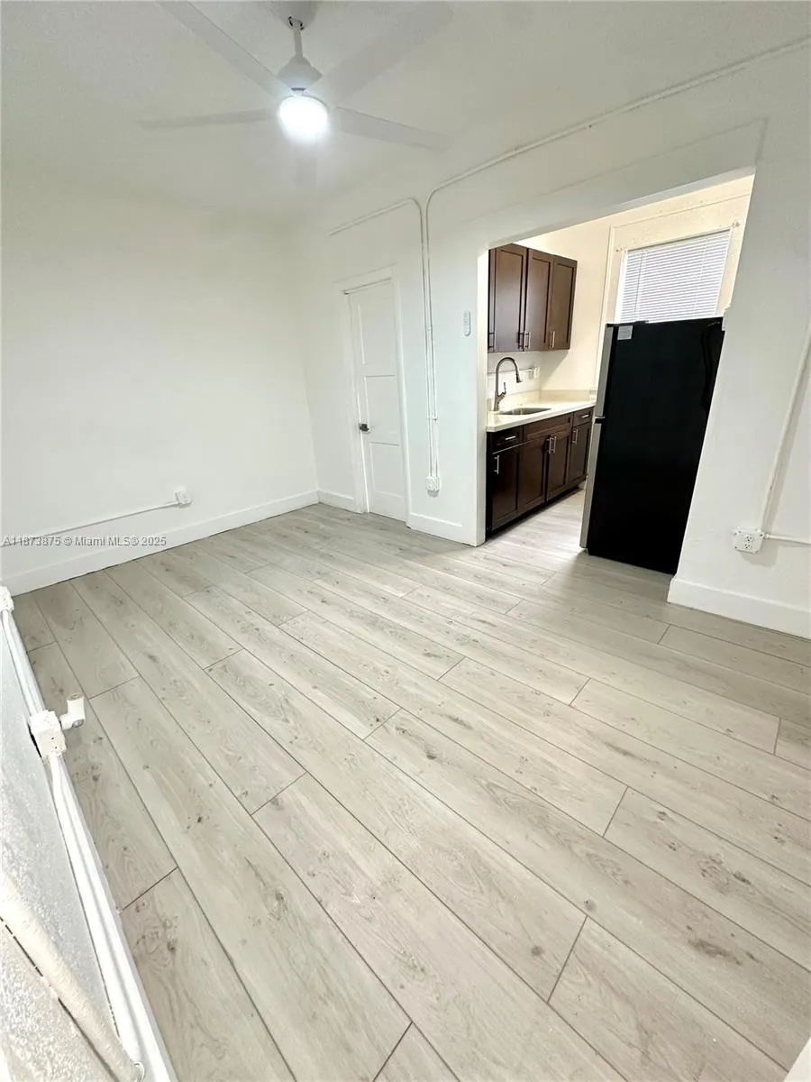 967 SW 5th St, #11