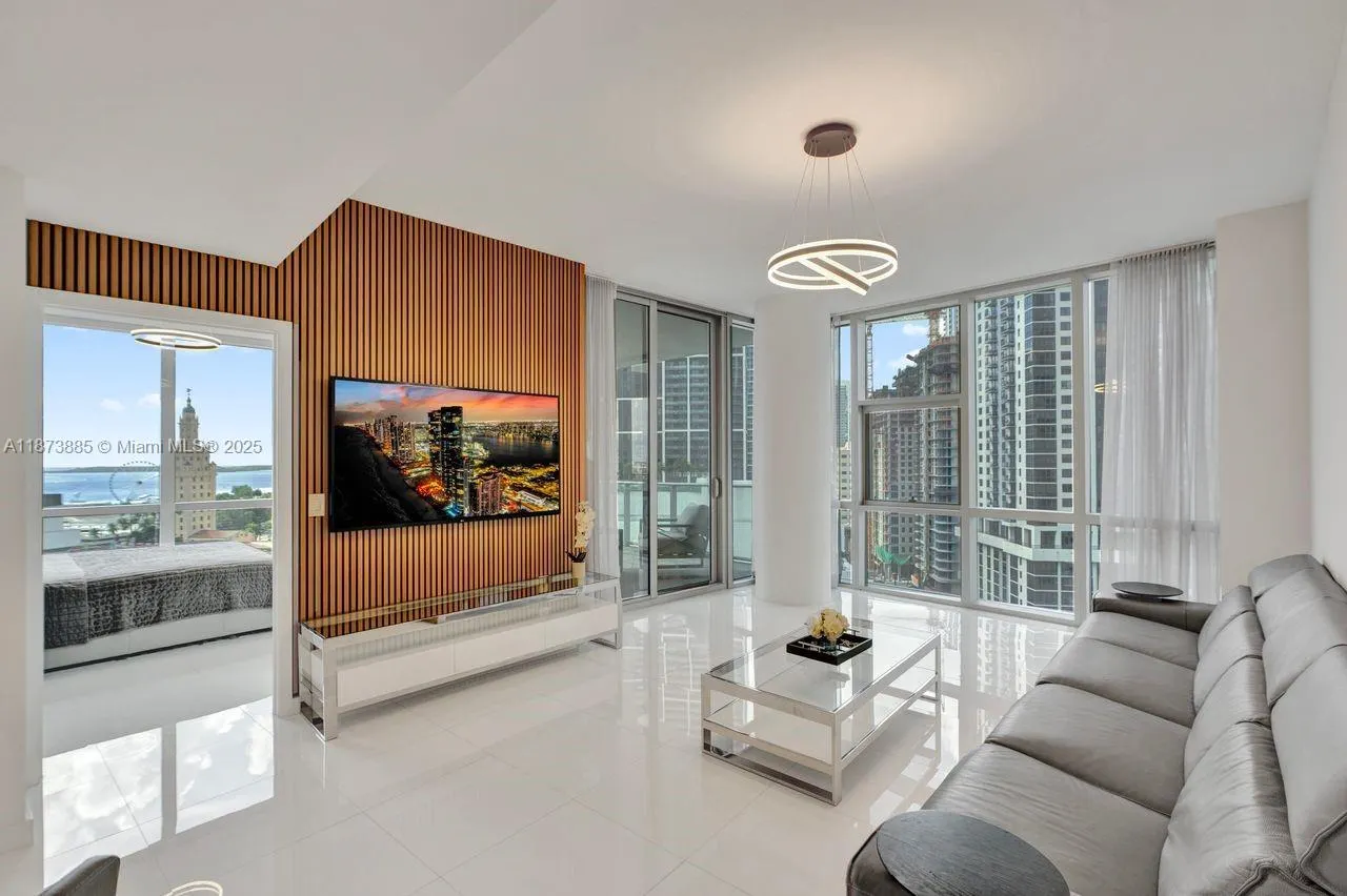 851 NE 1st Ave, #1411