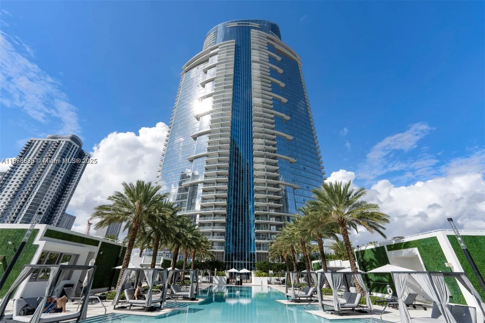 851 NE 1st Ave, #1411