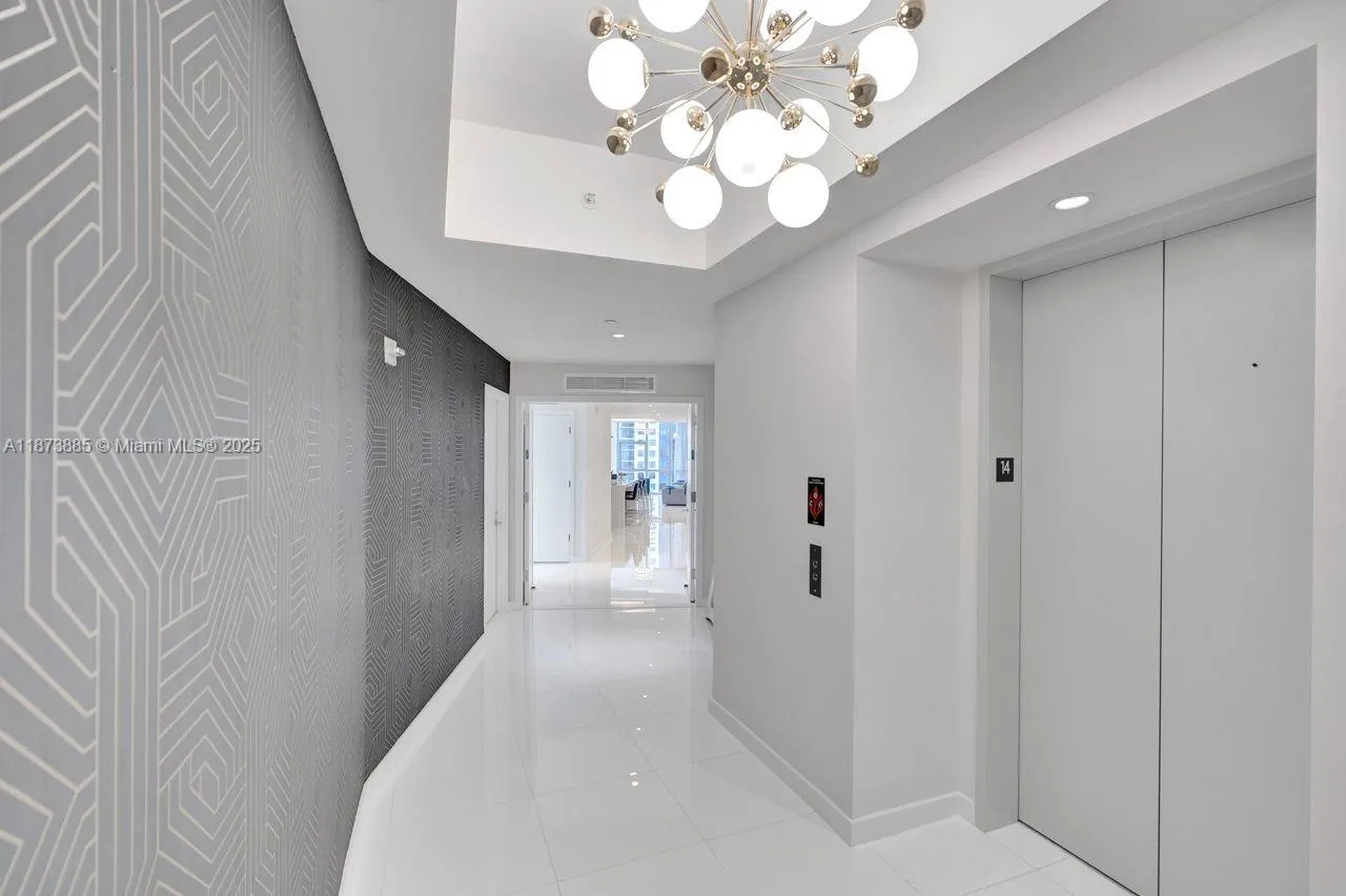 851 NE 1st Ave, #1411