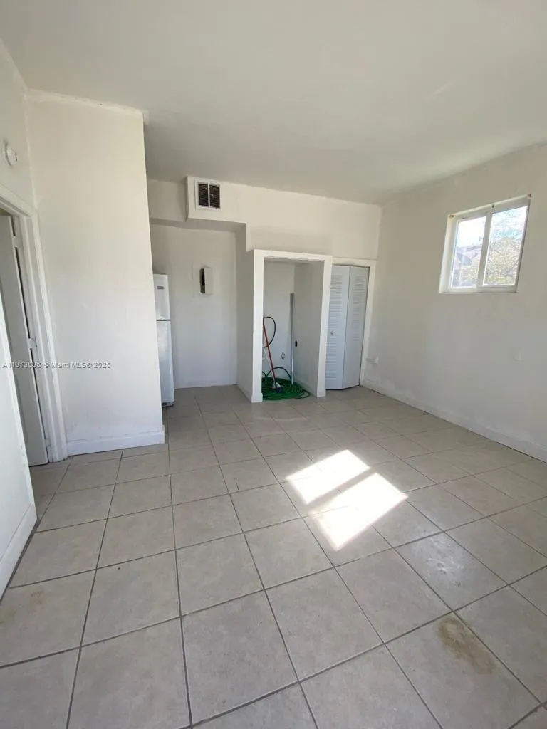 612 NW 2nd Ave, #1