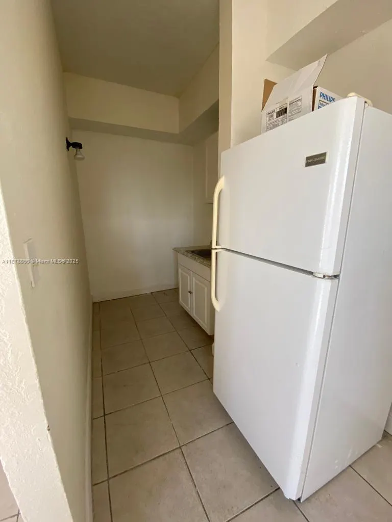 612 NW 2nd Ave, #1